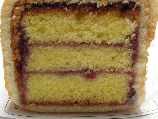 ラズベリージャムを複層に重ねたバターケーキ_花月菓子店