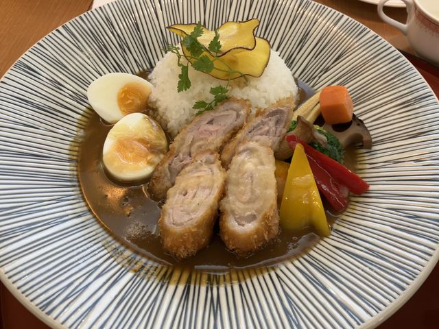 黄金豚のミルフィーユカツカレー 1,300円_アートホテル新潟駅前