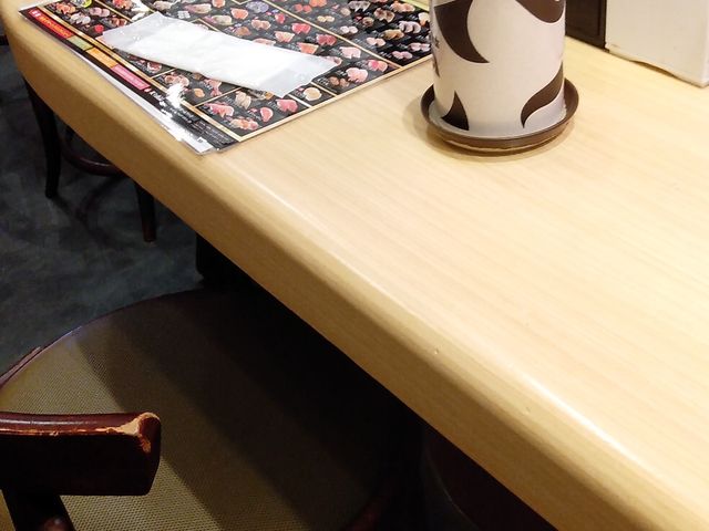 1Fカウンター席_平禄寿司クリスロード店