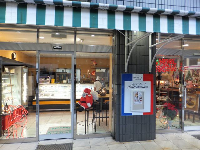 入口にサンタさんが。_ピュイ・ダムール