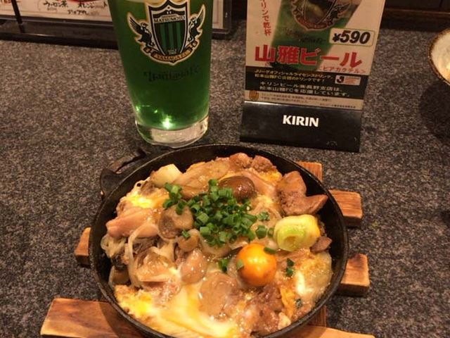 鶏もつすきと山雅ビール_あや菜