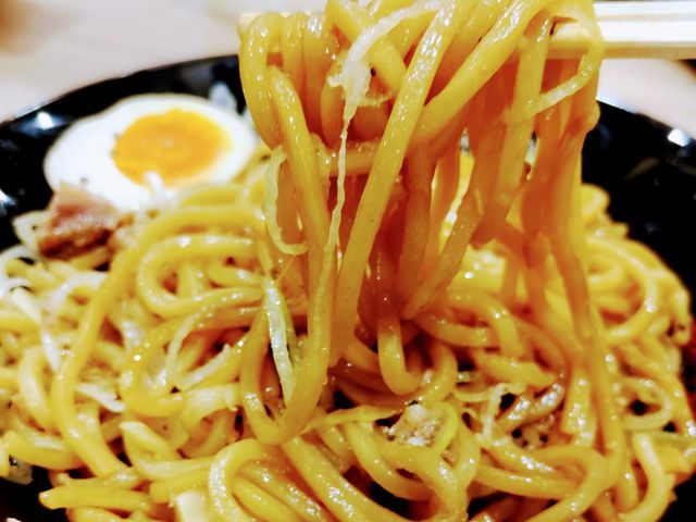 油そばの麺リフト_三田製麺所 神田店
