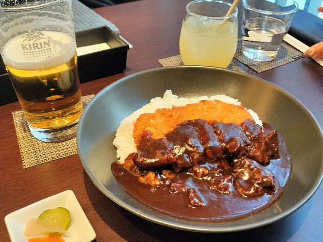 ポークカツ付きアゴーラ黒カレー_アゴーラ京都四条