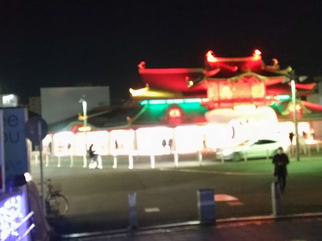 境川弁天橋からの片瀬江ノ島駅舎_境川