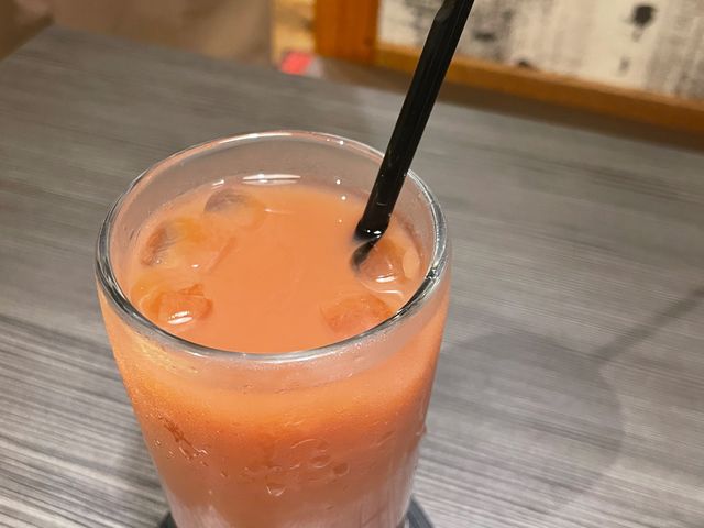 これが溶けた氷です_三代目鳥メロ 沼津南口店