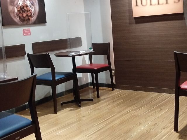 テーブル席_タリーズコーヒー静岡紺屋町店