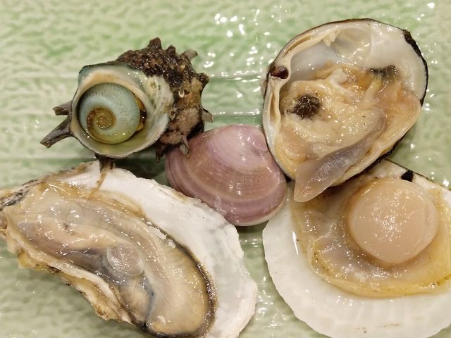 おまかせ活貝5種盛り・2,068円_清水まぐろと貝焼 馬鹿貝