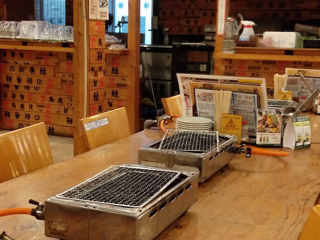 テーブル席_清水まぐろと貝焼 馬鹿貝