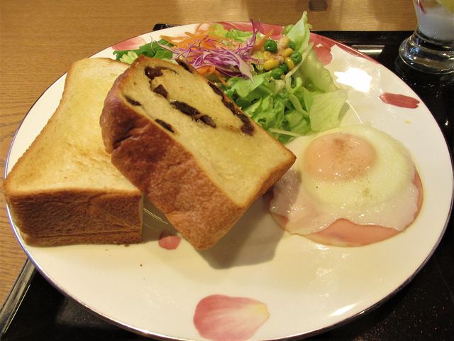 桜モーニング:トースト2種類・サラダ・ハムエッグ_桜珈琲 松原店