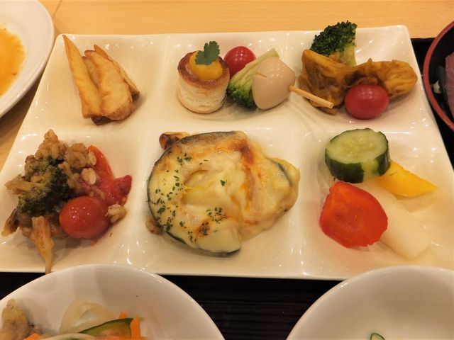 おつまみ的なメニューもある。_大江戸温泉物語 南紀串本