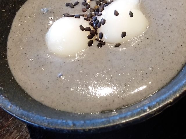 黒ごま白玉だんご_アジア洋食厨房