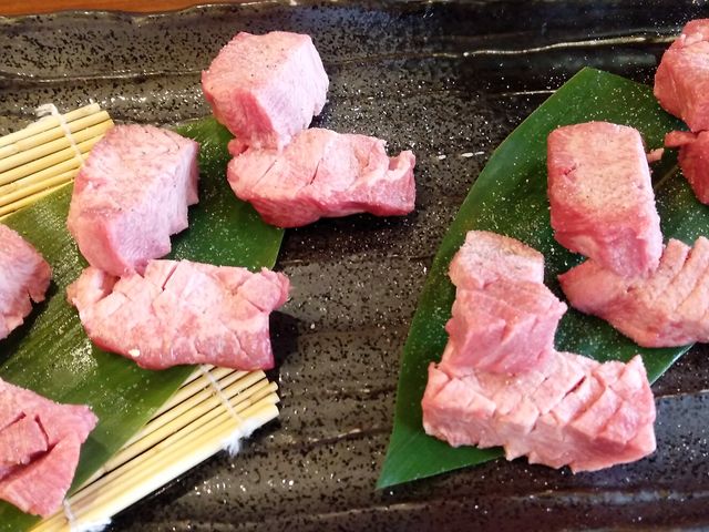 特上厚切りタン・1,880円×3_韓食房 おんどる