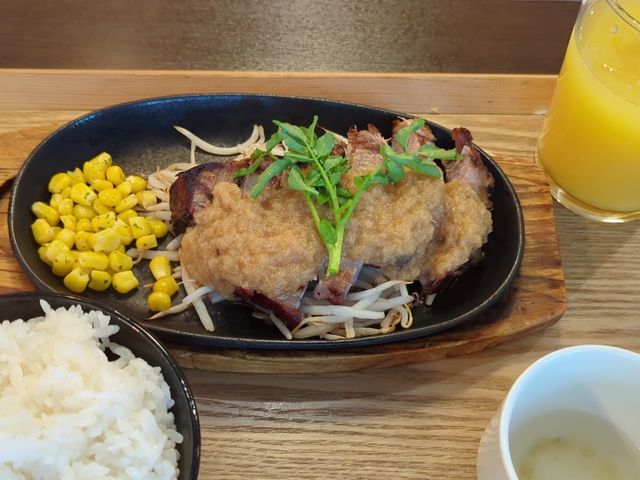鉄板ポークジンジャー 1250円_ベルサイユの豚 西新宿