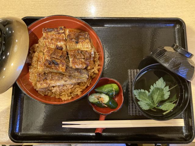 鰻は香ばしく美味しいです。_みしまや