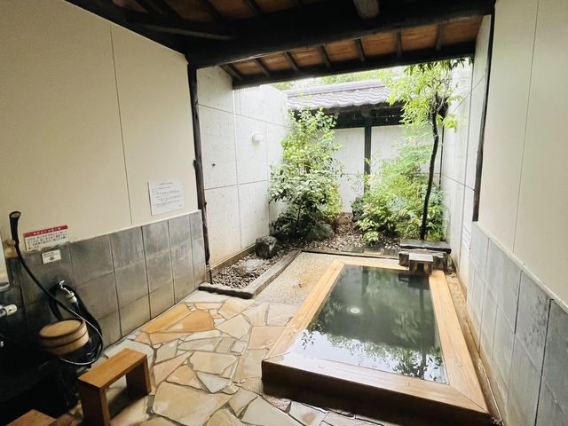 温度は熱くなく長湯できるちょうど良い温度。_温泉邸湯〜庵