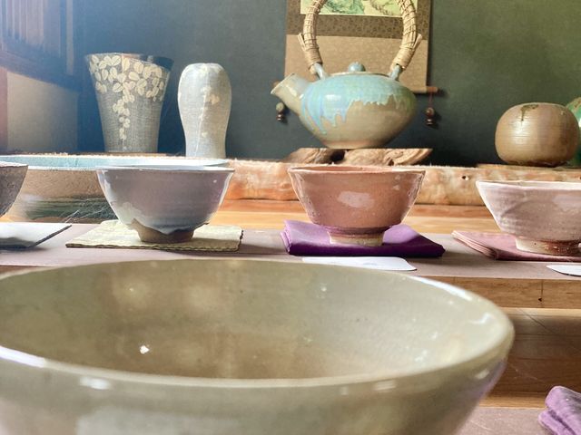 直売所の展示コーナー_法勝寺焼松花窯