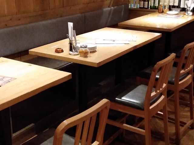 テーブル席_ビストロ チキート BISTRO CHICKEAT 静岡呉服町店