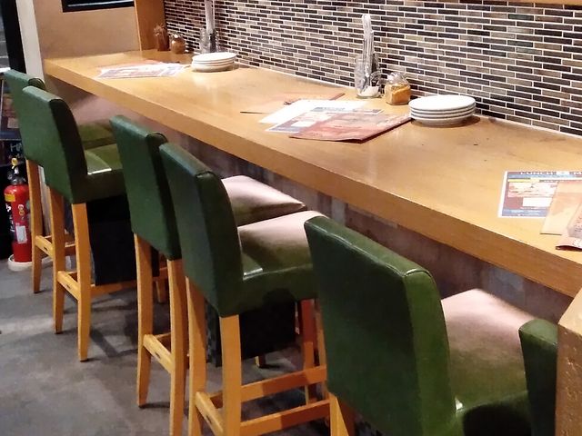 カウンター席_ビストロ チキート BISTRO CHICKEAT 静岡呉服町店