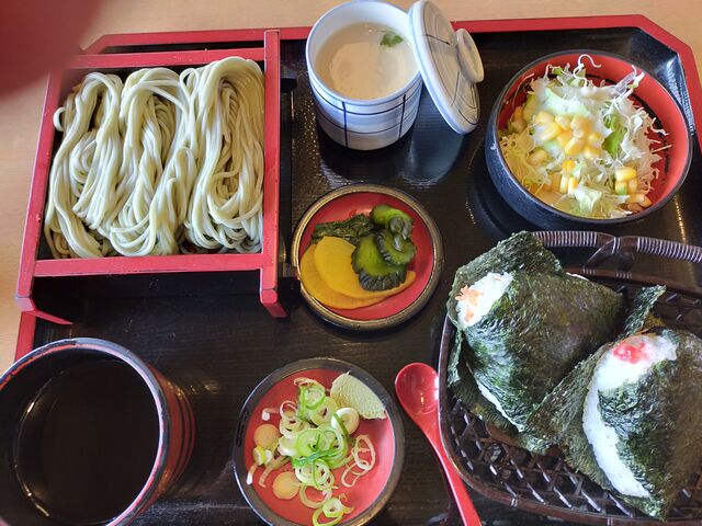 おにぎりセット美味しかった_塩沢そば処 田畑屋