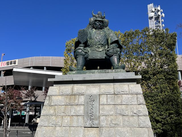 銅像_JR甲府駅