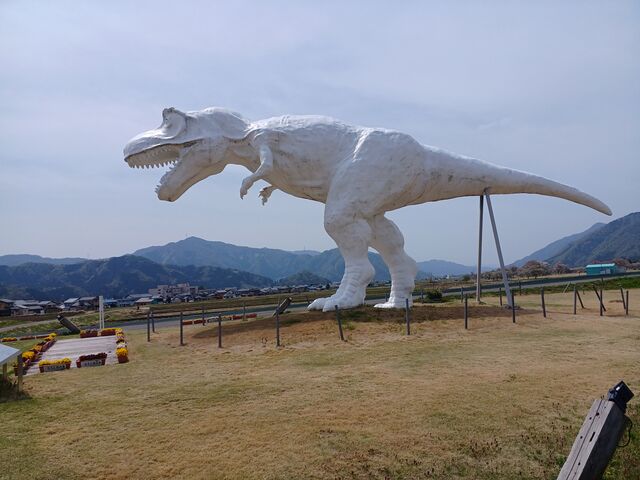 左折し 左回り へ_ホワイトザウルス