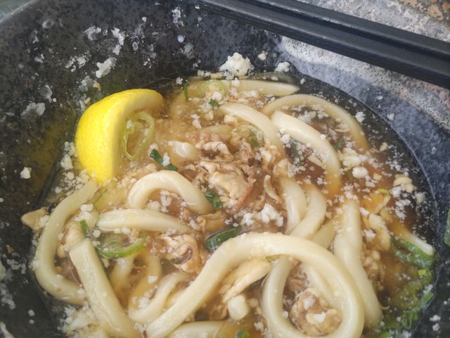 味は良いです 脂さえ固まらなければ_はなまるうどん