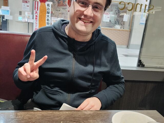 カットステーキ&チキンステーキコンボを食べるゲスト_ふらんす亭 名古屋エスカ店