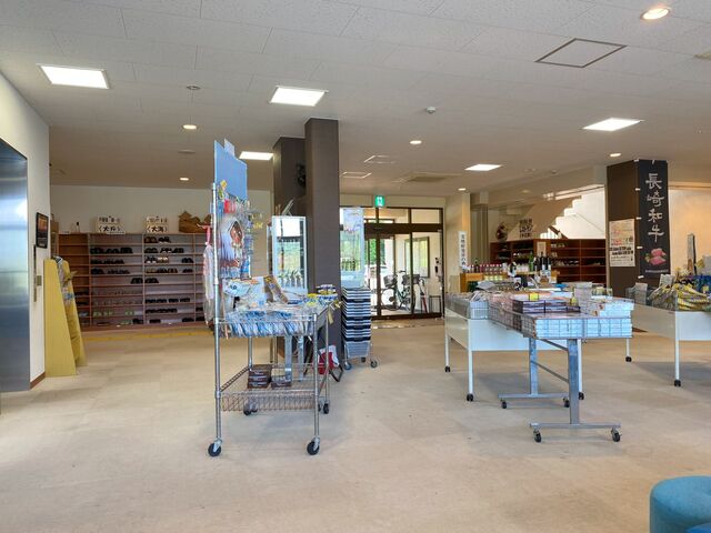 ロビーと売店_国民宿舎壱岐島荘