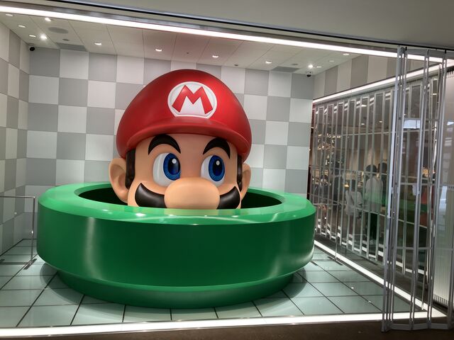 1F入口「デカマリオ」は大人気だぁ!☆_Nintendo KYOTO
