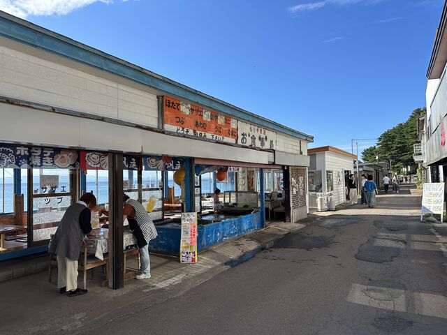 こちらで食べました!海が見えます!
ご当地感満載のお店です_もりや商店