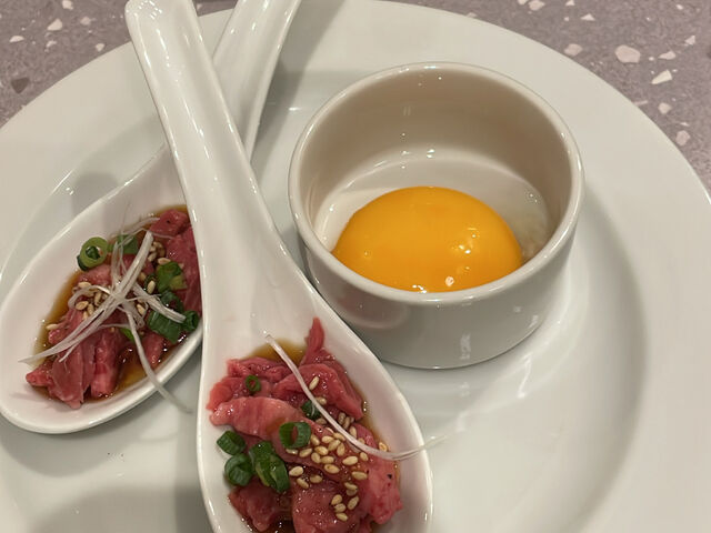 一口ユッケ_焼肉エクボ