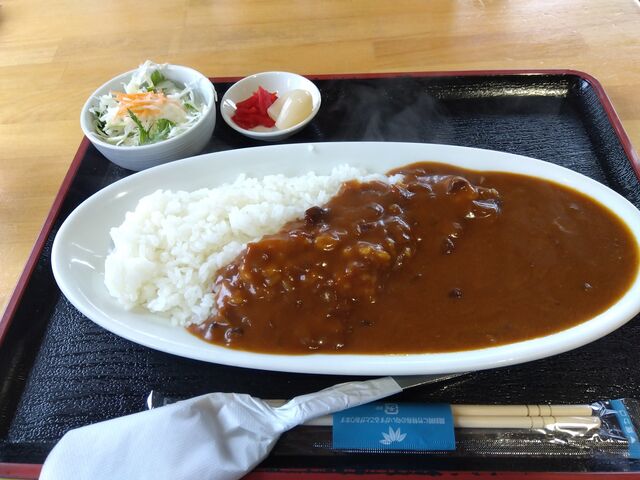 手っ取り早いのはカレー。相方の好みの味で満足。_道の駅草津 グリーンプラザからすま ベジカフェ