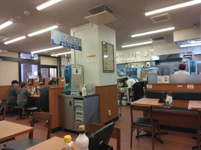 店内は綺麗で明るいです。_熱烈 中華食堂 日高屋 西葛西北口店