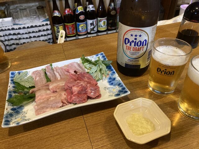 山羊刺し。新鮮で臭みもなく美味しかった。_山羊料理二十番