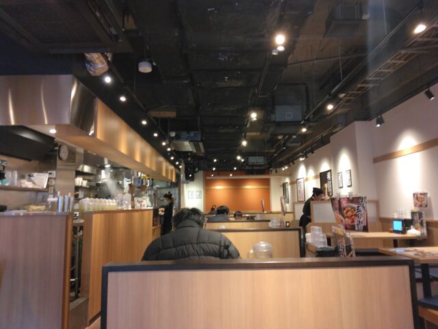 店内は相変わらず綺麗で清潔感のあるものでした。_丸源ラーメン 上板橋店