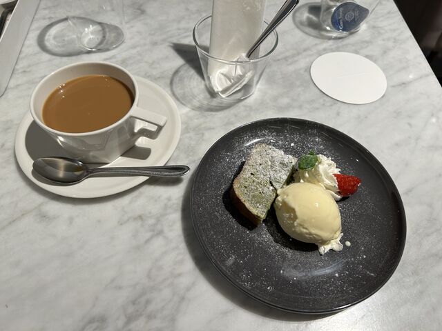 ホットコーヒーは濃いめでした。_slash cafe&bar川崎