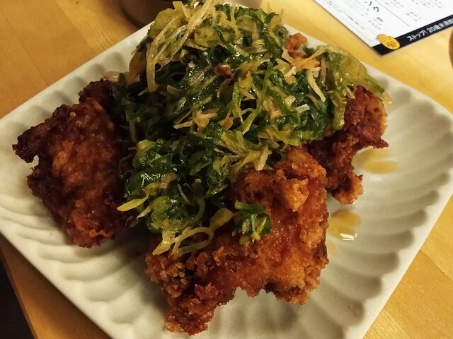ネギたっぷりの唐揚げ_餃子のかっちゃん 池袋東口店