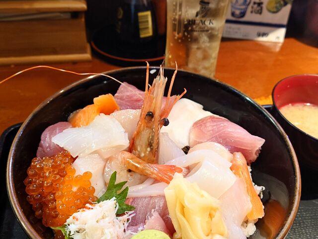 特盛海鮮丼2,280円は激安価格!_瑠玖&魚平 るっくアンドうおへい