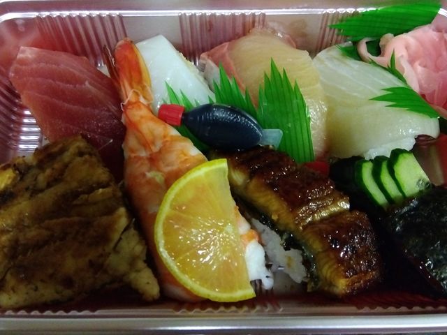 上握りの持ち帰り。_一楽寿司
