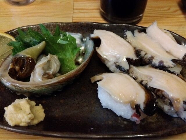 アワビは歯ごたえ充分。_一楽寿司