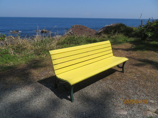 黄色いベンチ_初島