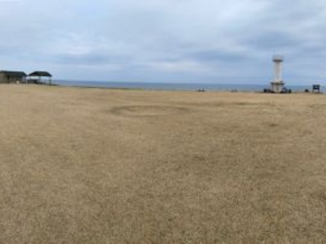 小舟渡園地:芝生広場と階上灯台と東屋_小舟渡海岸