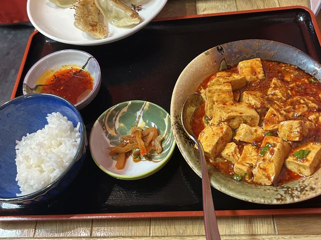 麻婆豆腐定食おいしかったので小籠包もお持ち帰りしました。
次はジャージャー麺たべにいきますね_手作り中華肉まん 蒸蒸屋