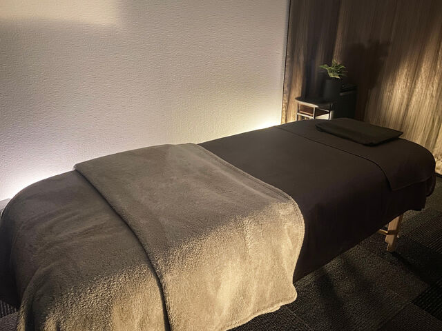 施術ブースは、個別に仕切られたプライベート空間です。_treatment&relaxation マイトリー(MAITRII)