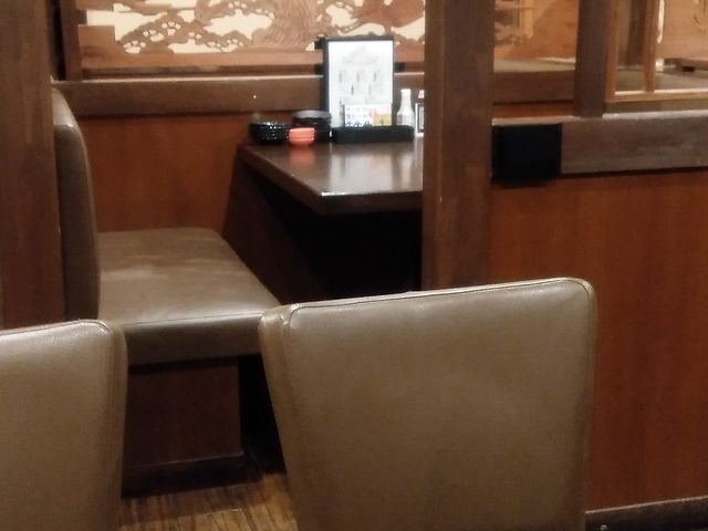 テーブル席_個室居酒屋 小田原商店