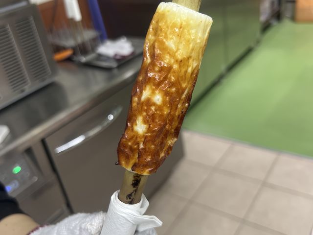 これは体験の先生が作った竹輪です_ヤマサ蒲鉾 かまぼこ作り体験教室
