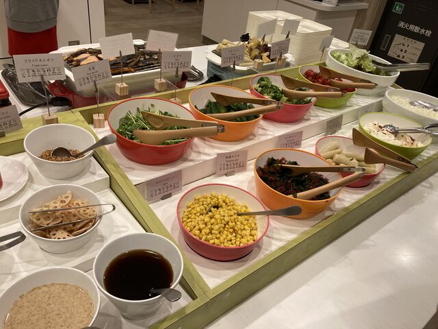 サラダエリア_ベッセルイン千葉駅前