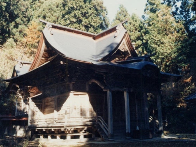 摺沢八幡神社の写真1
