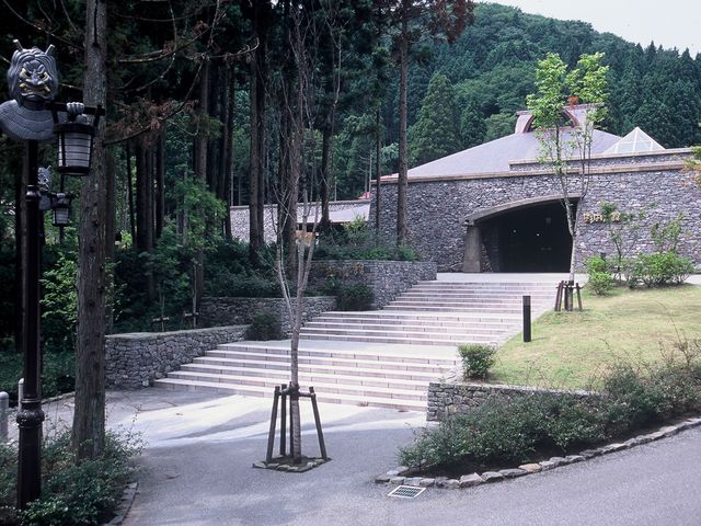 正面_なまはげ館