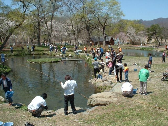 養鱒公園憩いの広場の写真1